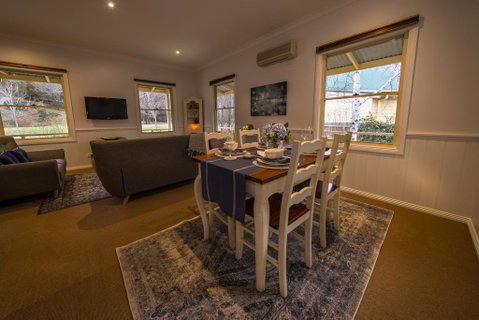 Autumn Beauty - Cottage 3 - Maitland Accommodation 2