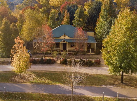 Autumn Beauty - Cottage 3 - Maitland Accommodation 0