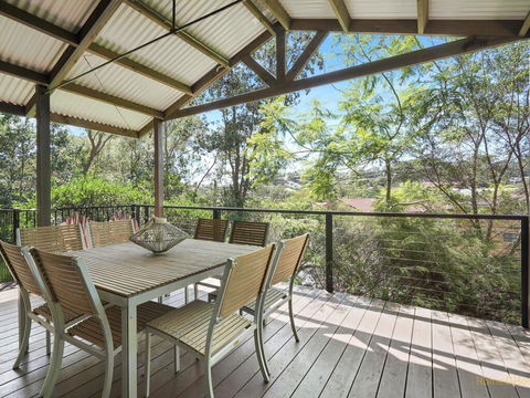 Avoca Beach Living - 84 Avoca Drive, Avoca Beach - Maitland Accommodation 0