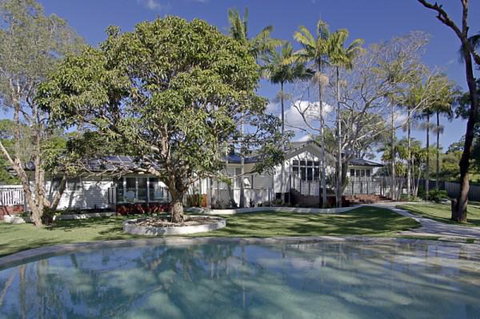 Away On Belongil Fields - Maitland Accommodation 2