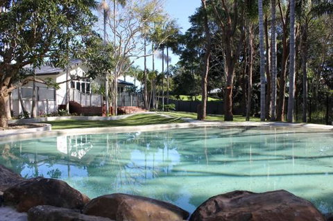 Away On Belongil Fields - Maitland Accommodation 1