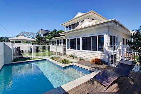 Away On Seaview Street - Maitland Accommodation 1
