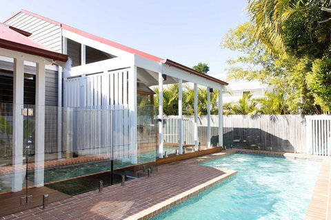 Bacchus - Maitland Accommodation 2