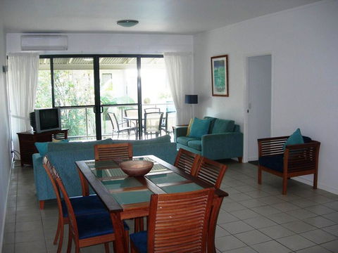 Baden 45 - Rainbow Shores, Beachside Unit, Aircon, Swimming Pool, Tennis Court - Maitland Accommodation 2