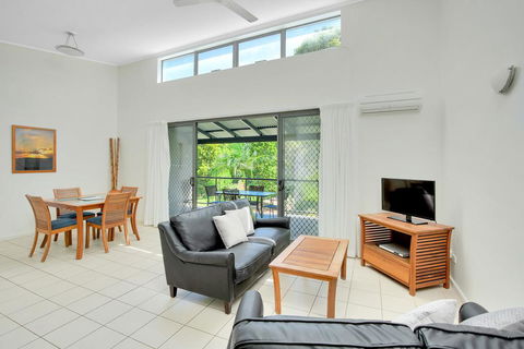 Baden 46 - Rainbow Shores, Walk To Beach, Top Floor, Air Conditioned Unit, Pools - Maitland Accommodation 0
