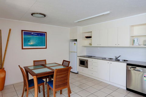 Baden 50 - Rainbow Shores, Swimming Pool, Walk To Beach, Tropical Surroundings - Maitland Accommodation 0