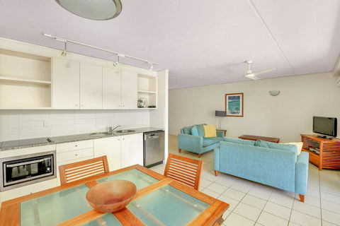 Baden 61 - Rainbow Shores, Air Conditioned Unit, Walk To Beach, Pool, Tennis Court - Maitland Accommodation 0