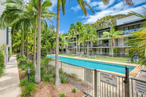 Baden 77 - Rainbow Shores, Pools, Outdoor Spa, Walk To Beach - Maitland Accommodation 2