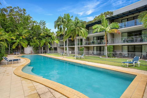 Baden 77 - Rainbow Shores, Pools, Outdoor Spa, Walk To Beach - Maitland Accommodation 3