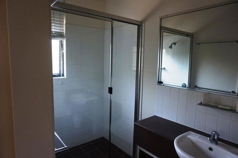 Baden 80 - Rainbow Shores, Air Conditioned Unit, Top Floor, Walk To Beach - Maitland Accommodation 0