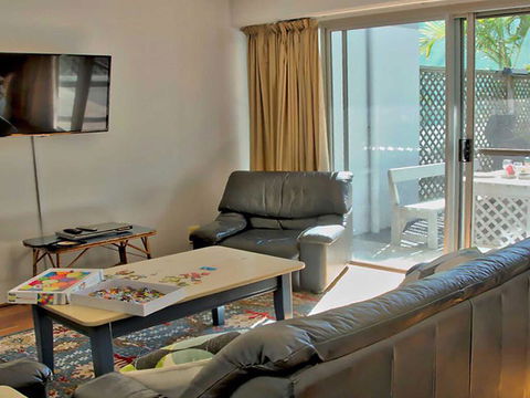 Barefoot' 7/44 Marine Drive - Fabulous Fingal Bay - Maitland Accommodation 2