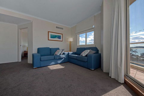 Barrington, 707/35-45 Shoal Bay Road - Maitland Accommodation 1