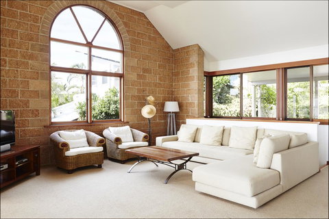 Bay Beach House - Maitland Accommodation 2
