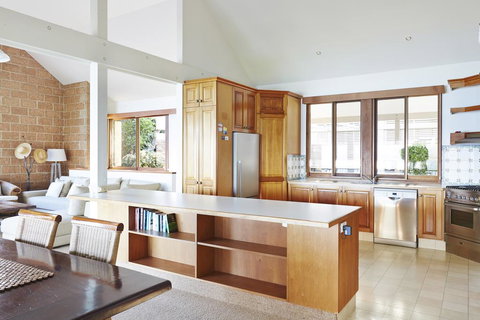 Bay Beach House - Maitland Accommodation 3