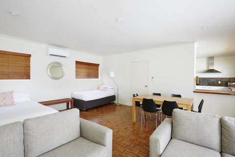 Bay Beach Motel - Maitland Accommodation 1
