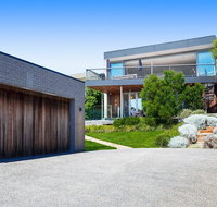 Bay Vista - Amazing Bay Views with the beach at your doorstop - Maitland Accommodation