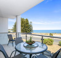 Bayline Beachfront Apartment no 4 - Maitland Accommodation