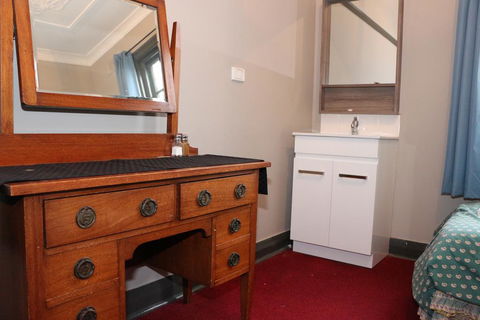 Bayview Hotel - Batemans Bay - Maitland Accommodation 1