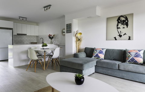 Beach Escape (unit 8 Beach Breakers) - Maitland Accommodation 1