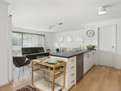 Beach Fun - 11 Broadbeach Drive - Maitland Accommodation 2