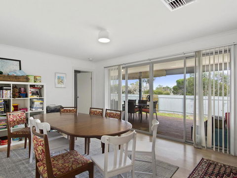 Beach Fun - 11 Broadbeach Drive - Maitland Accommodation 1