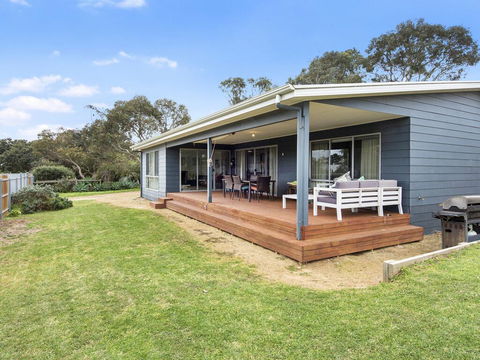 Beach Fun - 11 Broadbeach Drive - Maitland Accommodation 0