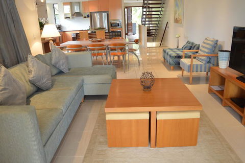 Beach House Apartment 1 - Maitland Accommodation 2