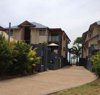 Beach House Apartment 1 - Maitland Accommodation