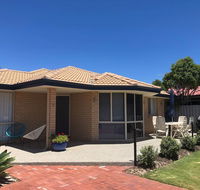 Beach House by the bay - Maitland Accommodation
