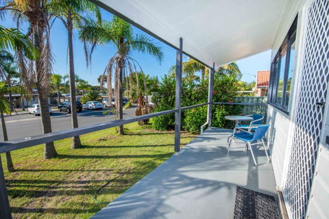 Beach House On James Patterson - Maitland Accommodation 1