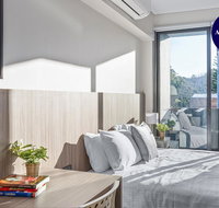 BEACH LOCATION STUDIO // CLOVELLY 4 - Maitland Accommodation