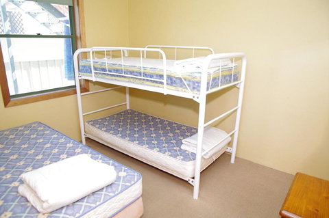 Beachfront 1, 25 Willow Street - Maitland Accommodation 1