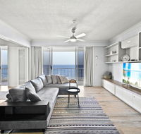 Beachfront Luxury 3 bedroom in the heart of Surfers Paradise - Ocean views plus indoor/outdoor pool - Maitland Accommodation