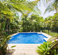 Beachfront Pool House - Absolute beachfront - Maitland Accommodation