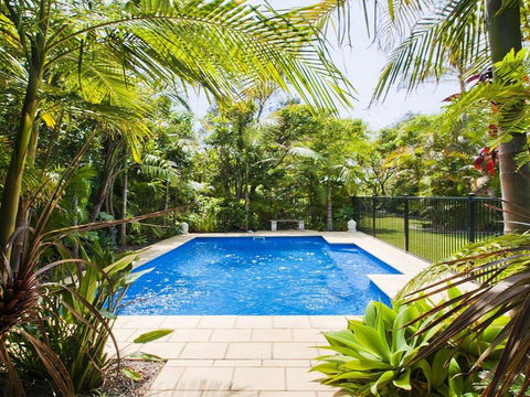 Beachfront Pool House - Absolute Beachfront - Maitland Accommodation 0
