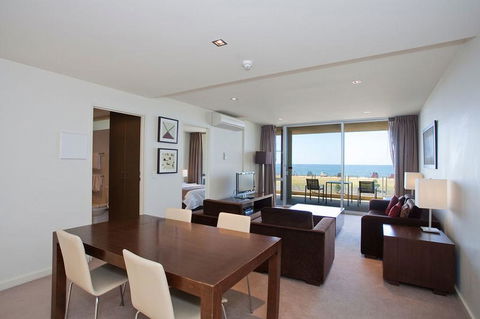 Beachfront Resort Torquay, Australia - Maitland Accommodation 3