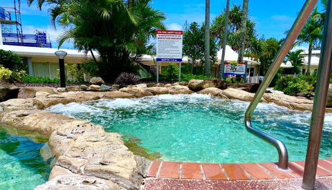 Resort Queen Studio At Alex Beach Resort - Maitland Accommodation 1
