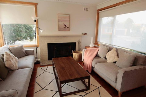 Red Robin - Budget Friendly Family Accommodation - Maitland Accommodation 1