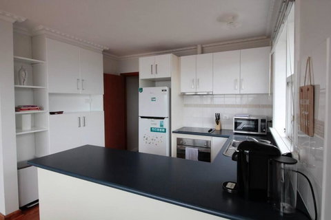 Red Robin - Budget Friendly Family Accommodation - Maitland Accommodation 3