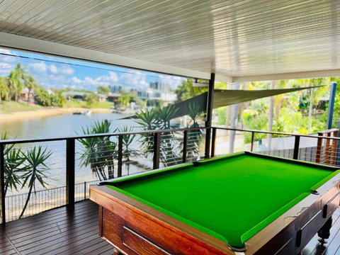 Reflections Broadbeach- Heated Pool! Complete Waterfront Entertainer With Huge Deck, Pool Table And Pontoon - Maitland Accommodation 1