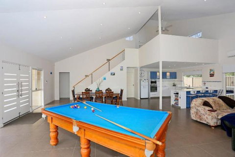 Relax At Falcon By The Bay - Maitland Accommodation 1