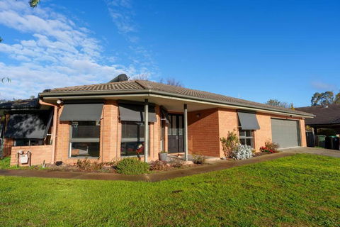 Relaxing 3bd In Tranquil Setting - Maitland Accommodation 0
