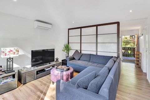 Ren Basera - Maitland Accommodation 2