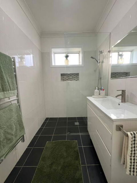 Renovated 3 Bedroom House - Maitland Accommodation 2