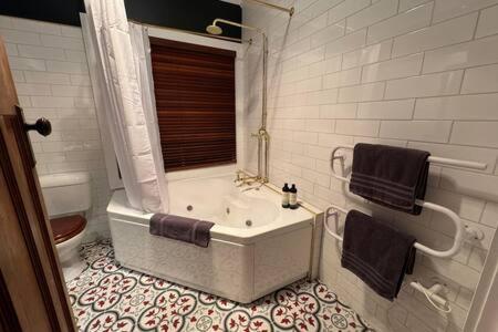 Renovated Cottage Near Cataract Gorge Launceston - Maitland Accommodation 3