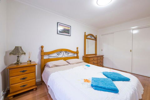 Rent Melbourne - Maitland Accommodation 3