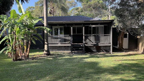 Retro Beach House - Macmasters Beach - Maitland Accommodation 0