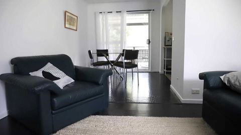 Retro Beach House - Macmasters Beach - Maitland Accommodation 2