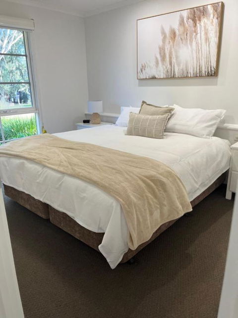 River Frontage Unit Moama - Maitland Accommodation 1
