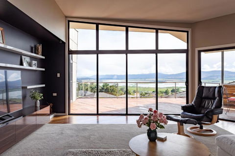 River Haven Serene Spacious With River Views - Maitland Accommodation 0